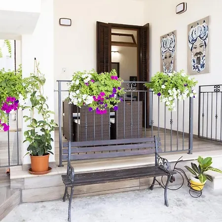 La Veranda Fiorita 公寓 *