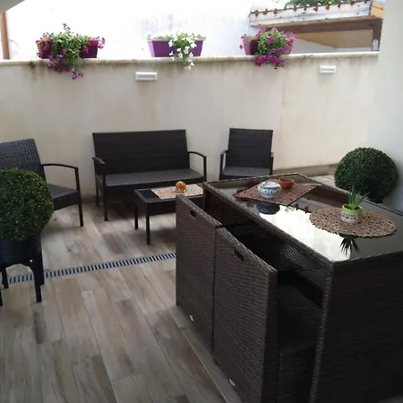 La Veranda Fiorita 公寓 *
